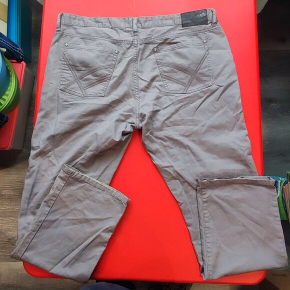 Kenneth Cole Reaction casual pants straight grey men's size 38x32 - Picture 3 of 10